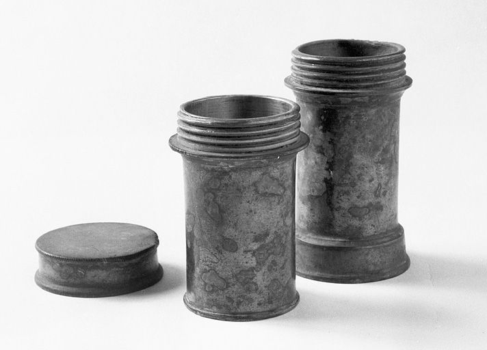 Les 3 éléments dévissés. © Yves Sancey / Région Bourgogne-Franche-Comté, Inventaire du patrimoine - 1982