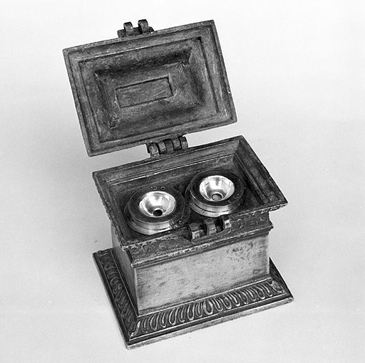 Vue du coffret ouvert. © Yves Sancey / Région Bourgogne-Franche-Comté, Inventaire du patrimoine - 1982