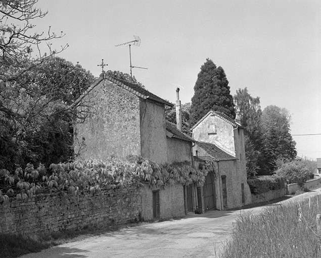 Bâtiment d'entrée. © Yves Sancey / Région Bourgogne-Franche-Comté, Inventaire du patrimoine - 1982