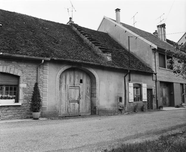Façade antérieure. © Yves Sancey / Région Bourgogne-Franche-Comté, Inventaire du patrimoine - 1982