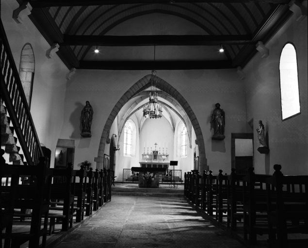La nef et le choeur vus depuis l'entrée. © Yves Sancey / Région Bourgogne-Franche-Comté, Inventaire du patrimoine - 1982