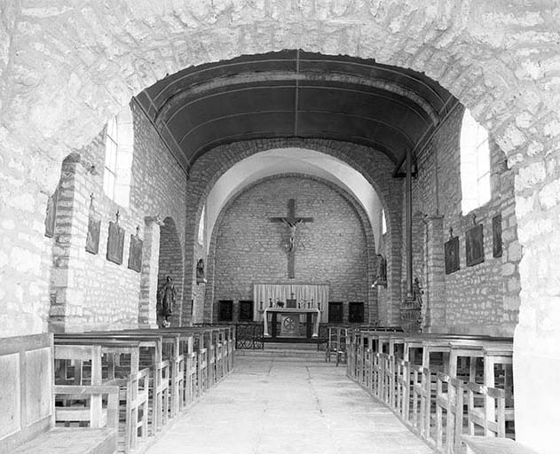 Nef et choeur vus depuis le vestibule. © Yves Sancey / Région Bourgogne-Franche-Comté, Inventaire du patrimoine - 1982