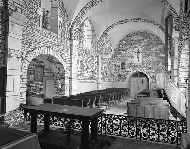 Intérieur : nef depuis le choeur. © Bernard Lardière / Région Bourgogne-Franche-Comté, Inventaire du patrimoine - 1982