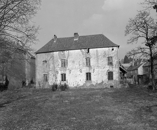 Façade sur le parc. © Yves Sancey / Région Bourgogne-Franche-Comté, Inventaire du patrimoine - 1982