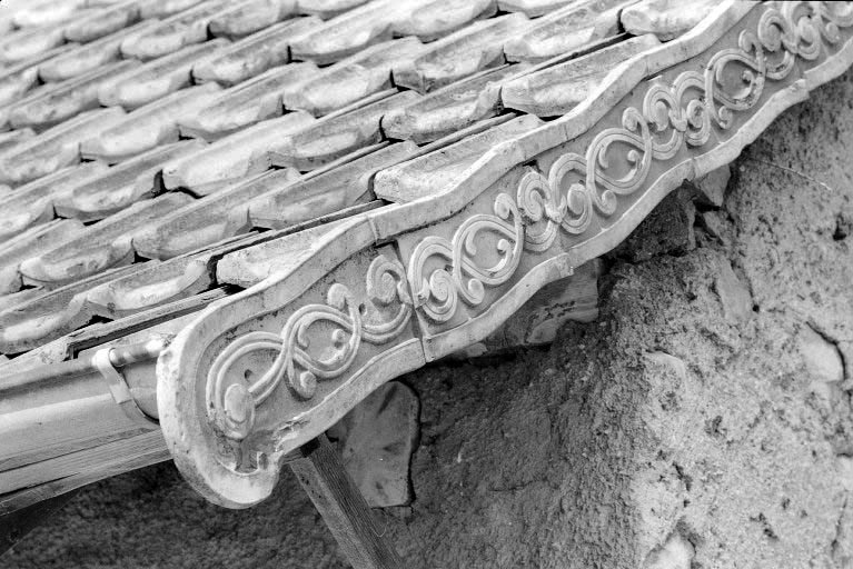 Pignon droit de la remise : détail. © Bernard Lardière / Région Bourgogne-Franche-Comté, Inventaire du patrimoine - 1982