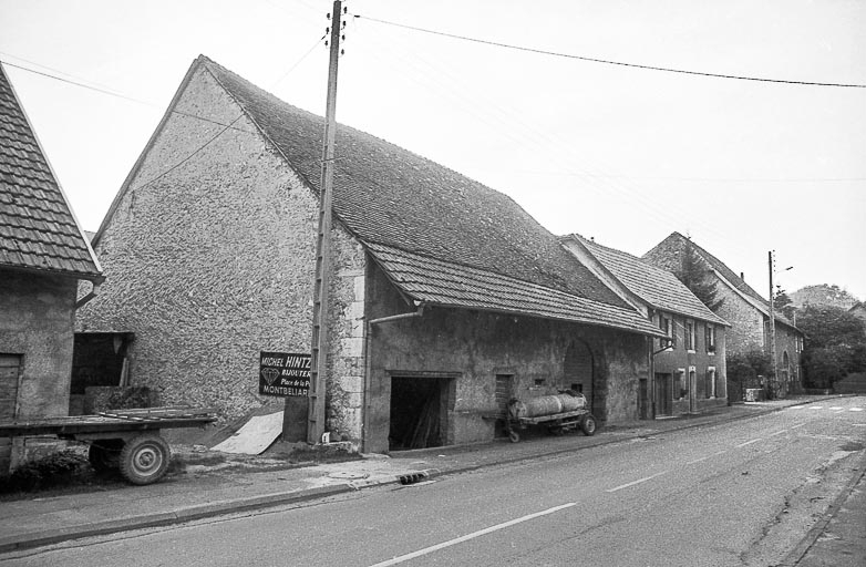 Vue d'ensemble, trois quarts droit. © Bernard Lardière / Région Bourgogne-Franche-Comté, Inventaire du patrimoine - 1983