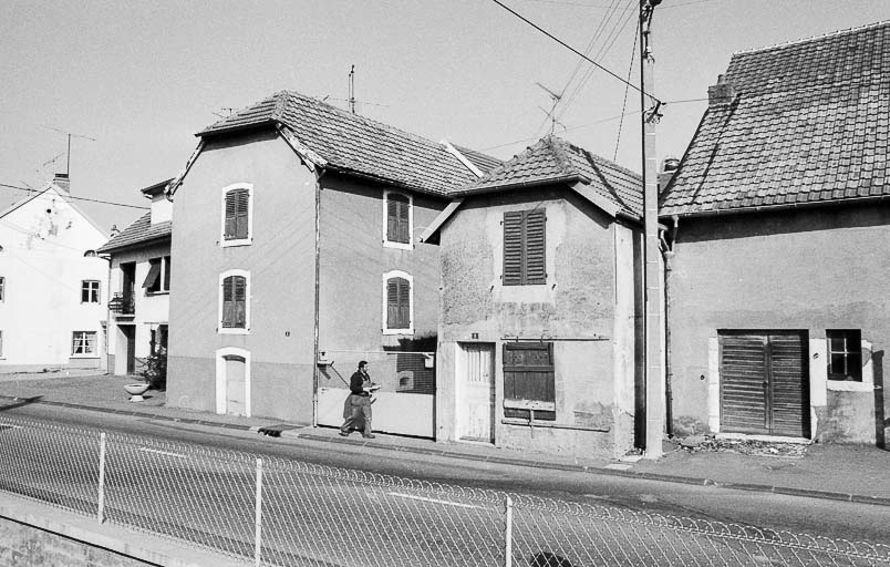 Vue de trois quarts gauche. © Bernard Lardière / Région Bourgogne-Franche-Comté, Inventaire du patrimoine - 1983