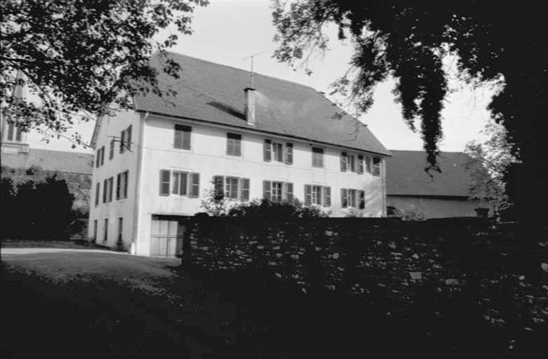 Vue depuis la rue. © Bernard Lardière / Région Bourgogne-Franche-Comté, Inventaire du patrimoine - 1983