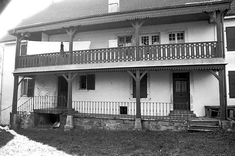 Façade postérieure de la meunerie-logis. © Bernard Lardière / Région Bourgogne-Franche-Comté, Inventaire du patrimoine - 1983
