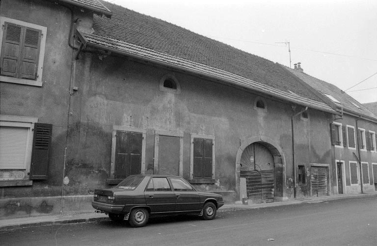 Vue de trois quarts gauche. © Bernard Lardière / Région Bourgogne-Franche-Comté, Inventaire du patrimoine - 1983