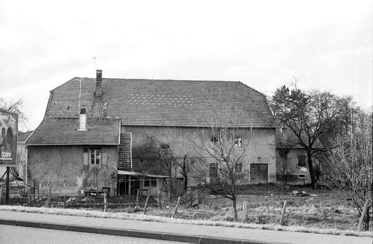 Façade postérieure. © Bernard Lardière / Région Bourgogne-Franche-Comté, Inventaire du patrimoine - 1983