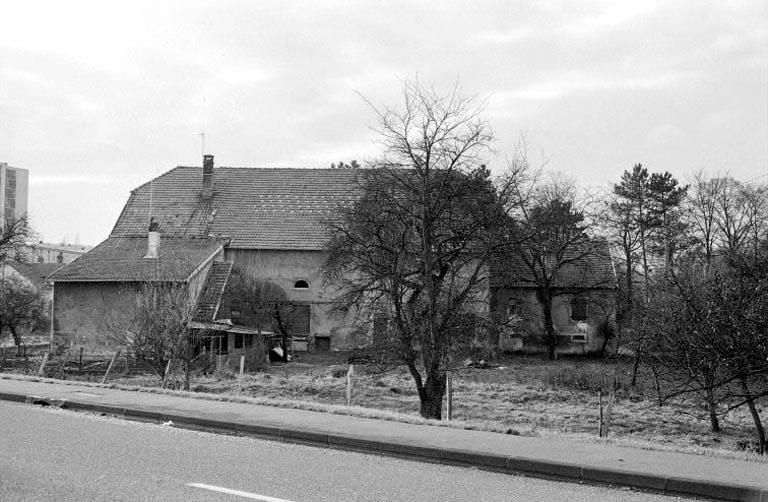 Façade postérieure. © Bernard Lardière / Région Bourgogne-Franche-Comté, Inventaire du patrimoine - 1983