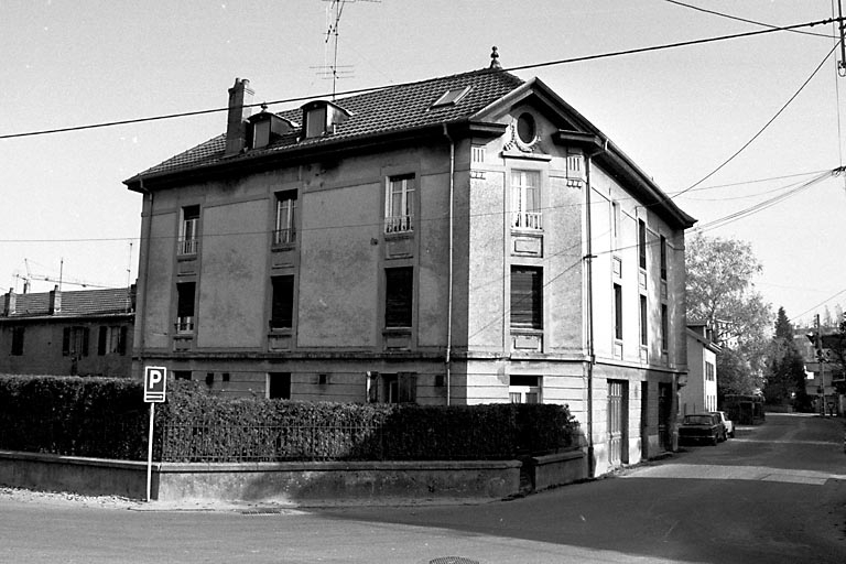 Vue de trois quarts. © Bernard Lardière / Région Bourgogne-Franche-Comté, Inventaire du patrimoine - 1983