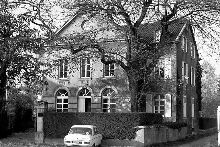 Vue de trois quarts. © Bernard Lardière / Région Bourgogne-Franche-Comté, Inventaire du patrimoine - 1983