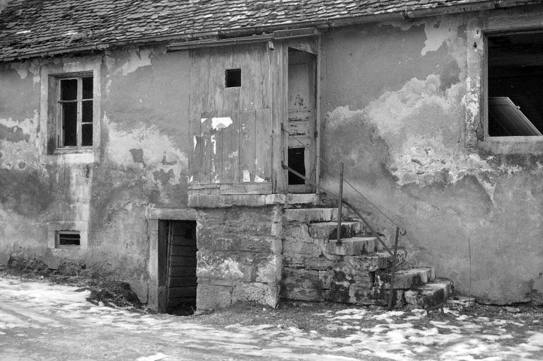 Façade antérieure. © Bernard Lardière / Région Bourgogne-Franche-Comté, Inventaire du patrimoine - 1983