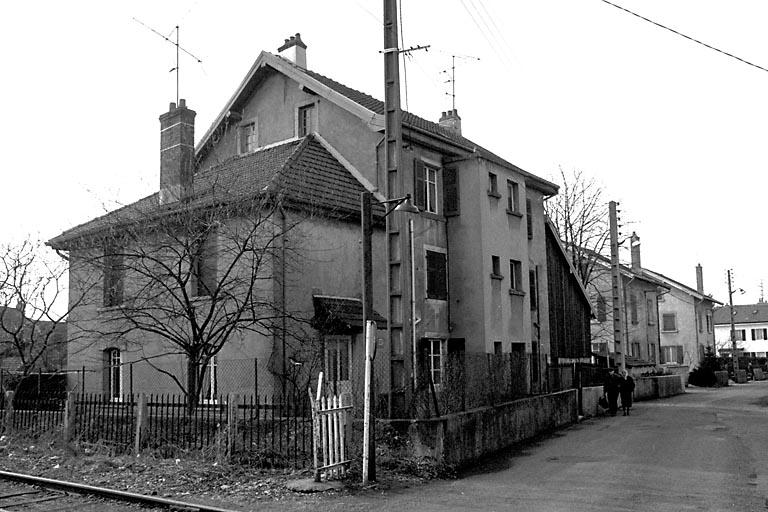 Vue de trois quarts. © Bernard Lardière / Région Bourgogne-Franche-Comté, Inventaire du patrimoine - 1983
