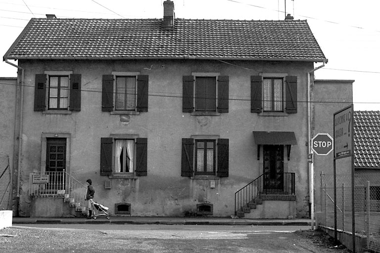 Façade antérieure. © Bernard Lardière / Région Bourgogne-Franche-Comté, Inventaire du patrimoine - 1983