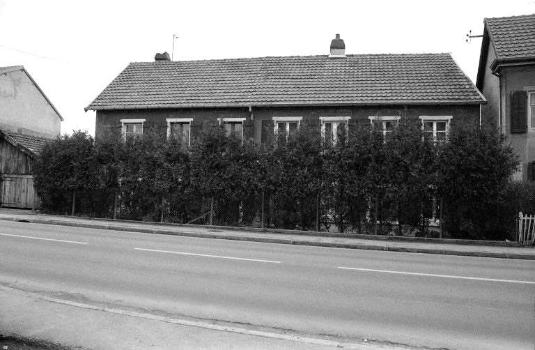 Façade antérieure. © Bernard Lardière / Région Bourgogne-Franche-Comté, Inventaire du patrimoine - 1983