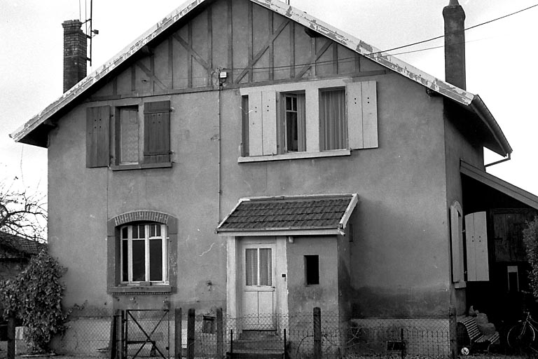 Elévation antérieure. © Bernard Lardière / Région Bourgogne-Franche-Comté, Inventaire du patrimoine - 1983
