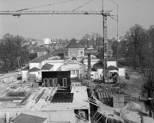 Vue générale des façades postérieures. © Yves Sancey / Région Bourgogne-Franche-Comté, Inventaire du patrimoine - 1983 Vue générale des façades postérieures. © Yves Sancey / Région Bourgogne-Franche-Comté, Inventaire du patrimoine - 1983