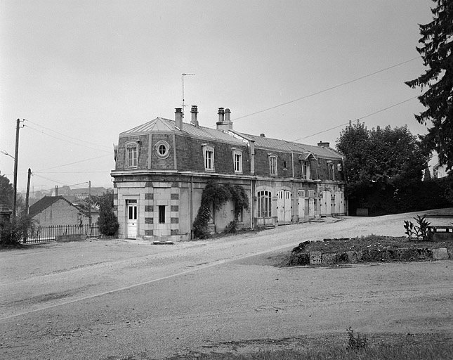 Bureau, logement et chai est. © Yves Sancey / Région Bourgogne-Franche-Comté, Inventaire du patrimoine - 1983
