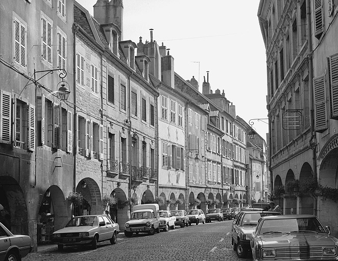 Rue du Commerce. © Yves Sancey / Région Bourgogne-Franche-Comté, Inventaire du patrimoine - 1983
