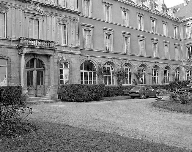 Façade antérieure, partie droite. © Yves Sancey / Région Bourgogne-Franche-Comté, Inventaire du patrimoine, 1983 - 1983