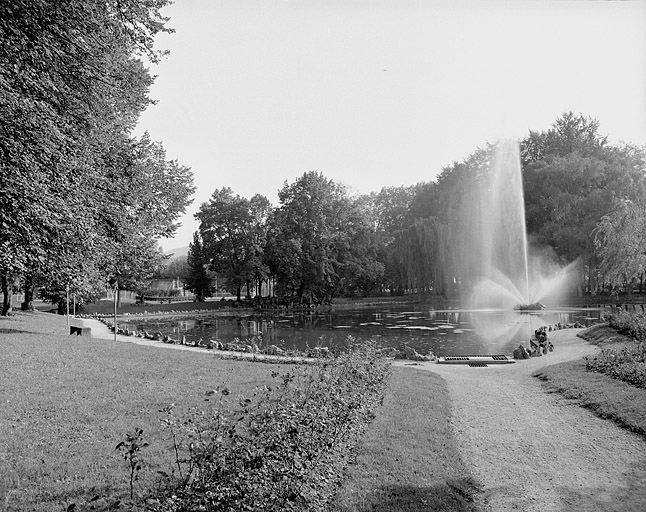 Etang. © Yves Sancey / Région Bourgogne-Franche-Comté, Inventaire du patrimoine - 1983 Etang. © Yves Sancey / Région Bourgogne-Franche-Comté, Inventaire du patrimoine - 1983
