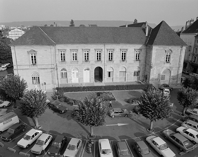 Façade ouest. © Yves Sancey / Région Bourgogne-Franche-Comté, Inventaire du patrimoine - 1983