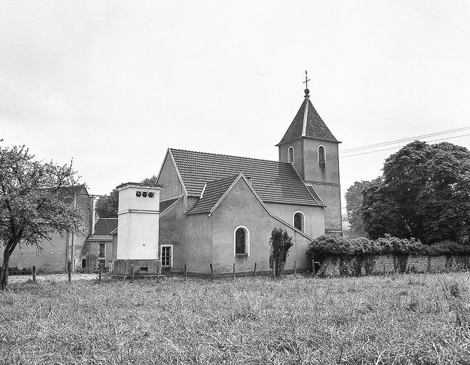 Façade latérale gauche. © Yves Sancey / Région Bourgogne-Franche-Comté, Inventaire du patrimoine - 1983