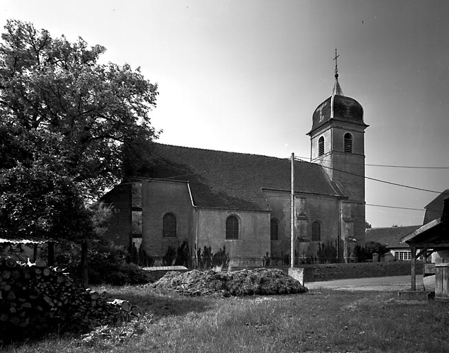 Façade latérale gauche. © Yves Sancey / Région Bourgogne-Franche-Comté, Inventaire du patrimoine - 1983
