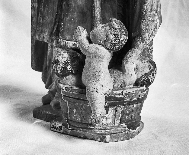 Détail : les trois enfants dans la cuve. © Yves Sancey / Région Bourgogne-Franche-Comté, Inventaire du patrimoine - 1983