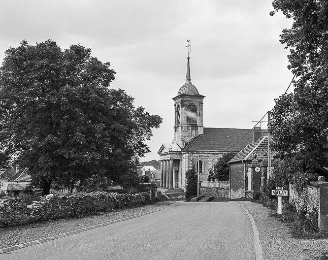 Façades antérieure et latérale droite. © Yves Sancey / Région Bourgogne-Franche-Comté, Inventaire du patrimoine - 1983