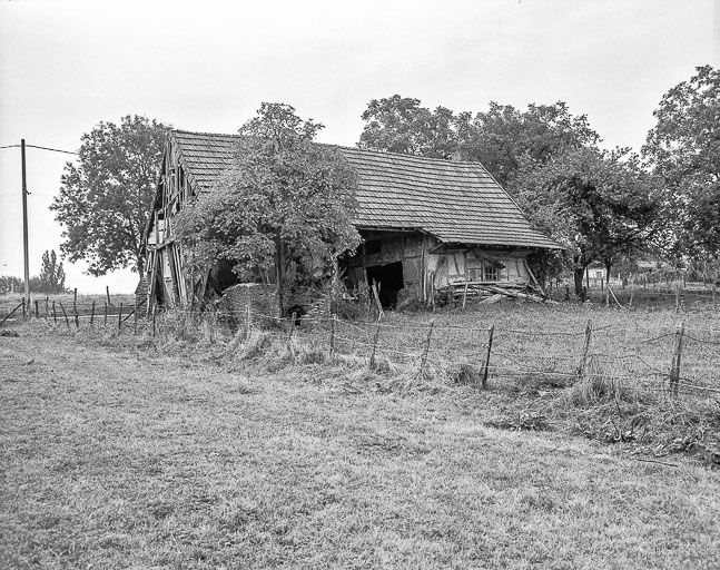 Façade postérieure. © Yves Sancey / Région Bourgogne-Franche-Comté, Inventaire du patrimoine - 1984