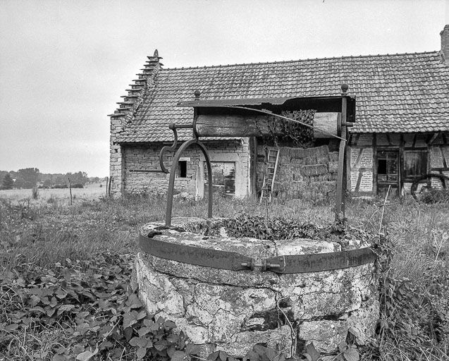 Le puits. © Yves Sancey / Région Bourgogne-Franche-Comté, Inventaire du patrimoine - 1984
