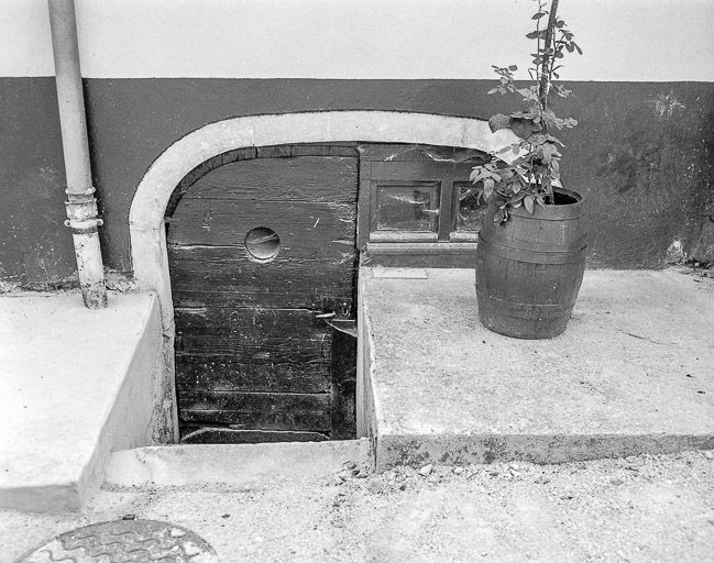 Maison : entrée de la cave. © Yves Sancey / Région Bourgogne-Franche-Comté, Inventaire du patrimoine - 1984