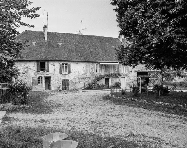 Moulin : façade antérieure. © Yves Sancey / Région Bourgogne-Franche-Comté, Inventaire du patrimoine - 1984