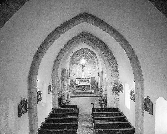 Nef et choeur vus depuis la tribune. © Yves Sancey / Région Bourgogne-Franche-Comté, Inventaire du patrimoine - 1984