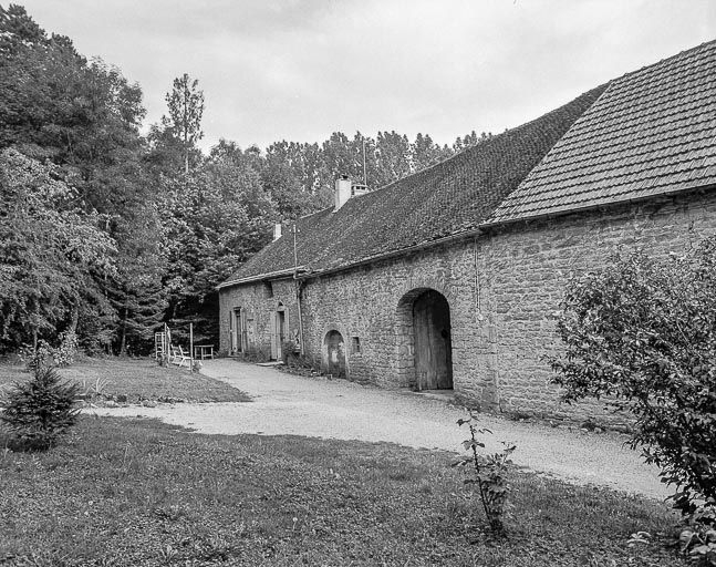 Façade sur cour. © Yves Sancey / Région Bourgogne-Franche-Comté, Inventaire du patrimoine - 1984