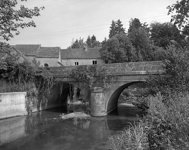 Face aval. © Yves Sancey / Région Bourgogne-Franche-Comté, Inventaire du patrimoine - 1984