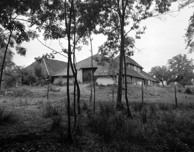 Vue d'ensemble depuis le nord-ouest. © Yves Sancey / Région Bourgogne-Franche-Comté, Inventaire du patrimoine - 1984