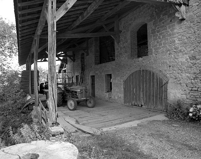 Façade antérieure, partie gauche. © Yves Sancey / Région Bourgogne-Franche-Comté, Inventaire du patrimoine - 1984