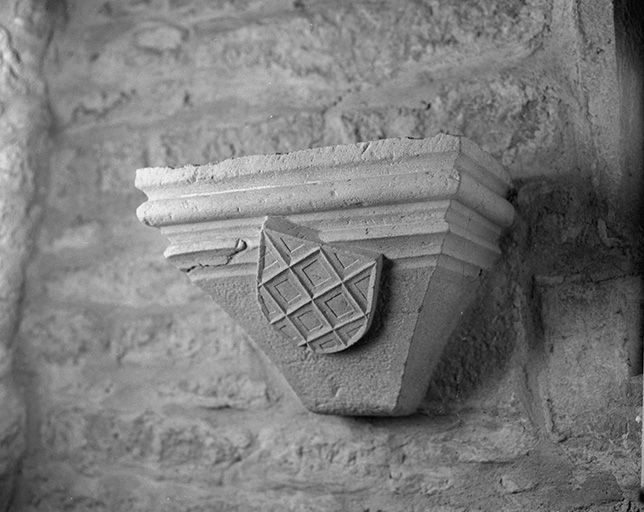 Intérieur : chapelle, mur est, console gauche. © Yves Sancey / Région Bourgogne-Franche-Comté, Inventaire du patrimoine - 1984