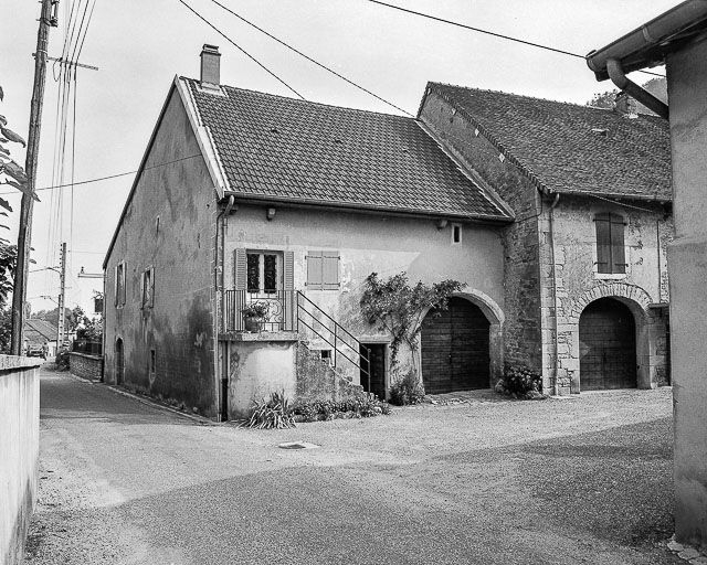 Façades antérieures et latérale gauche. © Yves Sancey / Région Bourgogne-Franche-Comté, Inventaire du patrimoine - 1984