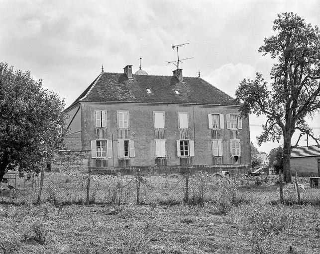 Façade postérieure. © Yves Sancey / Région Bourgogne-Franche-Comté, Inventaire du patrimoine - 1984