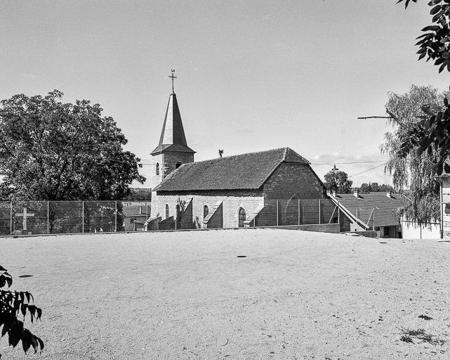 Face droite et chevet. © Yves Sancey / Région Bourgogne-Franche-Comté, Inventaire du patrimoine - 1984