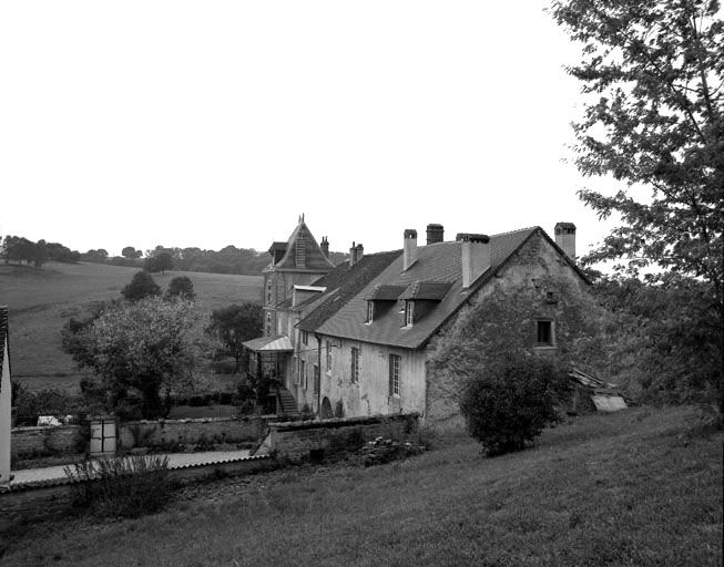 Vue générale depuis l'est. © Yves Sancey / Région Bourgogne-Franche-Comté, Inventaire du patrimoine - 1984