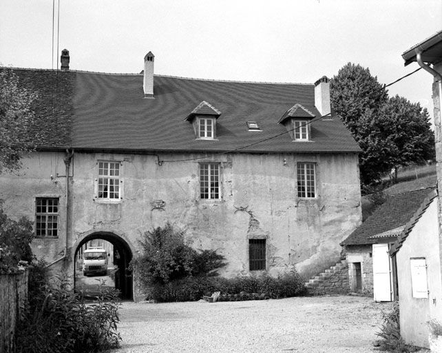 Façade antérieure : partie droite. © Yves Sancey / Région Bourgogne-Franche-Comté, Inventaire du patrimoine - 1984