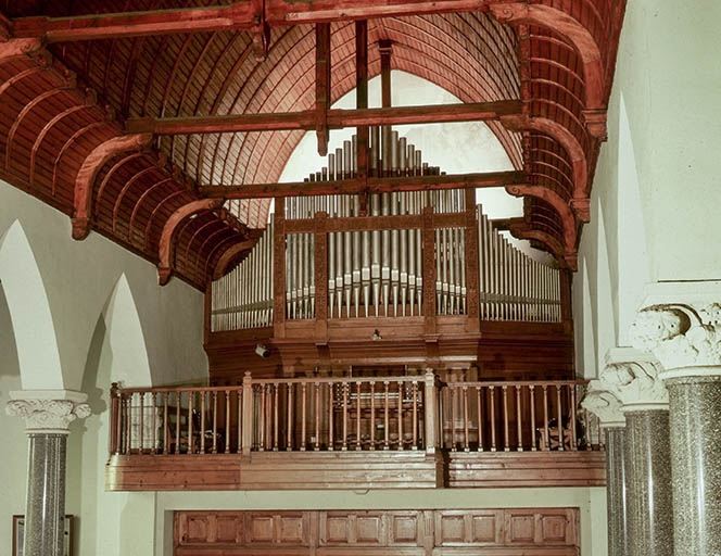 Vue générale de trois quarts droit. © Jérôme Mongreville / Région Bourgogne-Franche-Comté, Inventaire du patrimoine - 1985