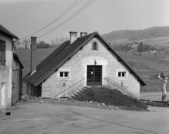 Façade postérieure. © Jérôme Mongreville / Région Bourgogne-Franche-Comté, Inventaire du patrimoine - 1985
